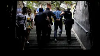 Detenidos en dos horas 23 carteristas reincidentes en el metro de Barcelona.
