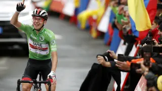 Pogacar gana en Gredos y se mete en el podio de la Vuelta junto a Roglic y Valverde