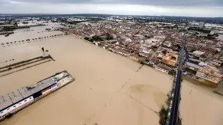Inundaciones por la gota fría en La Vega Baja (Alicante), donde la UME ha rescatado a 450 personas.
