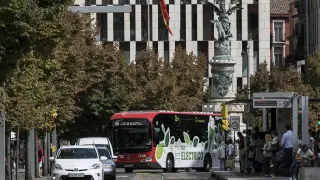 El primer bus eléctrico en circular de forma habitual en Zaragoza se estrenó en la línea 38