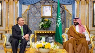 Mike Pompeo en su encuentro con el príncipe Mohammed bin Salman