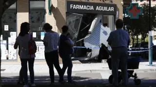 Detenido un conductor ebrio tras empotrarse contra una farmacia en Santa Isabel