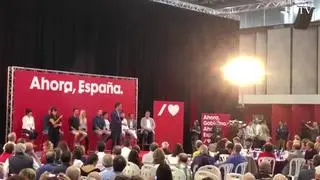 El Secretario General del PSOE y candidato a la presidencia del Gobierno de España participa en un comida con más de 750 militantes y simpatizantes socialistas.
