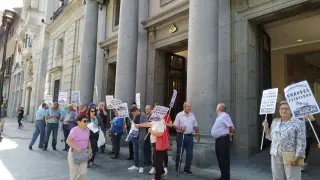 Protesta de afectados del Popular en Zaragoza.