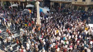 La plaza del Torico de Teruel durante el paro de cinco minutos este viernes