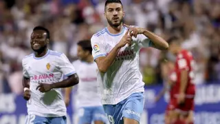 Papunashvili, con Igbekeme y Ros detrás, celebra un gol marcado en septiembre del año pasado al Deportivo de La Coruña, en la 2ª ronda de Copa en la que el Real Zaragoza eliminó a los gallegos (2-1).