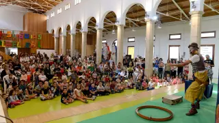 Decenas de niños y familiares acudieron el domingo a la inauguración del peque-club.