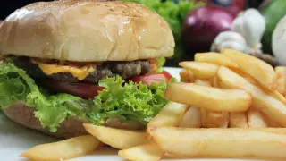 El anuncio de una hamburguesa ha provocado la polémica en Bélgica.