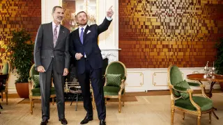 Los reyes de España y Holanda, Felipe VI y Guillermo Alejandro, este jueves en Ámsterdam.