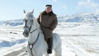 North Korean leader Kim Jong Un rides a horse during snowfall in Mount Paektu in this image released by North Korea's Korean Central News Agency (KCNA) on October 16, 2019. KCNA via REUTERS ATTENTION EDITORS - THIS IMAGE WAS PROVIDED BY A THIRD PARTY. REUTERS IS UNABLE TO INDEPENDENTLY VERIFY THIS IMAGE. NO THIRD PARTY SALES. SOUTH KOREA OUT. [[[REUTERS VOCENTO]]] NORTHKOREA-KIMJONGUN/
