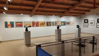 Vista de la exposición de la obra gráfica de Pablo Serrano en la Sala Ignacio Zuloaga