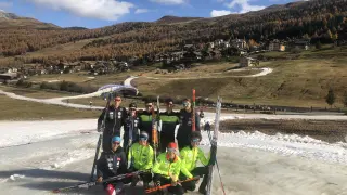 El equipo de esquí de fondo del CETDI Aragón, en Livigno (Suiza).