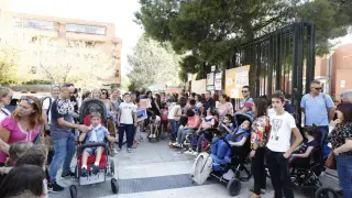 Concentración a las puertas del colegio de educación especial Alborada de Zaragoza, celebrada a finales de septiembre.