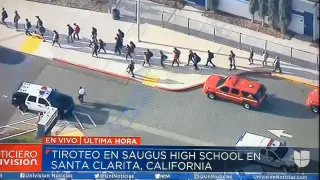 Al menos seis heridos en un tiroteo en una escuela de Los Ángeles.