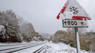 La nieve dificulta la circulación en más de 40 carreteras en Lugo.