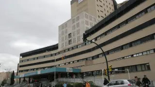fachada del hospital clínico de zaragoza