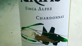 Etiqueta del vino blanco Idrias Chardonnay Finca Alfez 2019.