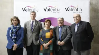 Autoridades y responsables de Valentia con la nueva imagen.