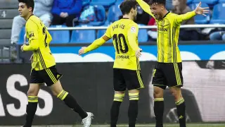 La conexión del segundo gol: Puado y Javi Ros lo celebran.