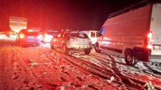 Estado del Monrepós este jueves por la noche, totalmente colapsado por el mal estado de la carretera a causa de la nieve