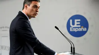 Pedro Sánchez durante la rueda de prensa que dio el viernes en Bruselas.