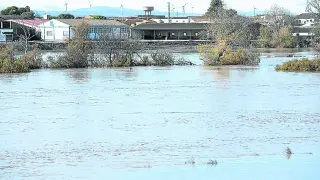 Primeras inundaciones en campos de Novillas
