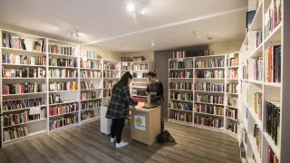 La ONG Aida ha abierto recientemente una librería en Zaragoza