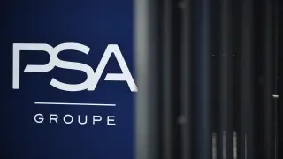 Rueil-malmaison (France).- (FILE) - A view of signage at the PSA Group headquarters in Rueil-Malmaison, near Paris, France, 31 October 2019 (reissued 18 December 2019). According to media reports, the supervisory board of French carmaker PSA approved a merger with Fiat Chrysler Automobiles (FCA) that would create a global automobile manufacturing giant valued 50 billion US dollar. PSA and FCA would have a total combined revenues of some 190 billion US dollar, making it the world's fourth-largest auto producer. (Francia, Italia, Estados Unidos) EFE/EPA/JULIEN DE ROSA PSA Group and Fiat Chrysler sign merger deal