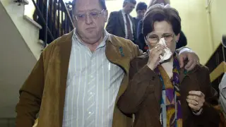 Francisco Cardona y Amparo Gil, en el Instituto de Medicina Legal de Estambul, donde les realizaron las pruebas de ADN en mayo de 2004.