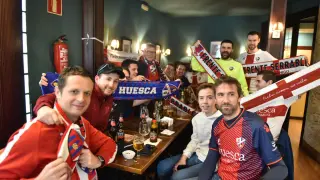 Las distintas Peñas de la SD Huesca se han reunido antes del partido.