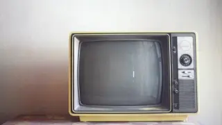 Un televisor antiguo.