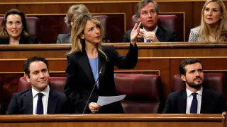 La portavoz del PP, Cayetana Álvarez de Toledo, interviene al comienzo de la sesión de investidura de Pedro Sánchez como presidente del Gobierno.