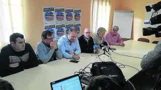 Rueda de prensa de los representantes de los trabajadores ayer en la sede de CC. OO. en Andorra.