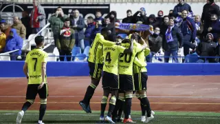 Los jugadores del Real Zaragoza celebran el único gol durante el partido de la primera eliminatoria ante el Socuéllamos.
