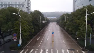 Una calle vacía de la ciudad china de Wuhan, epicentro del coronavirus.