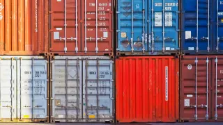 El transporte y la logística son factores clave para el comercio exterior.