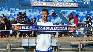 Jawad El Yamiq ha sido presentado este martes en La Romareda y ya es, oficialmente, jugador del Real Zaragoza.