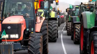 Toledo se llena de cientos de tractores para protestar por la situación.