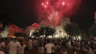 Fuegos artificiales en la plaza de Navarra el último día de las fiestas de San Lorenzo