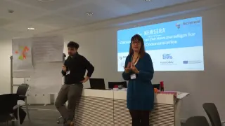 Rosa Arias y Oriol Agulló, en la presentación del proyecto Newsera.