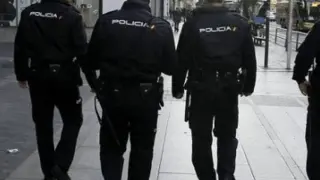 Imagen de archivo de varios agentes de la Policía Nacional de Zaragoza