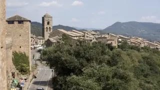 Vista de Aínsa, en la comarca de Sobrarbe