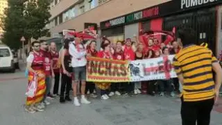 Cientos de aficionados aragoneses han viajado hasta Málaga para vivir en directo la Copa del Rey y animar al Casademont Zaragoza, que este viernes se enfrenta en cuartos de final al Unicaja.