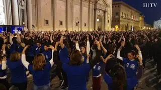 Aspanoa reunió a una multitud de personas en la plaza del Pilar de Zaragoza en un 'flashmob' jotero a favor de los niños enfermos de cáncer.