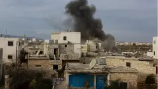 Bombardeo del Ejército de Siria en la provincia de Alepo