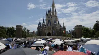 Tokyo to shut down Disney parks through mid-March amid coronavirus woes