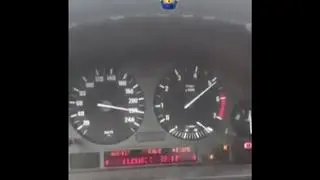 La Guardia Civil ha localizado a un conductor que se grabó circulando a 220 km/h y colgó el vídeo en redes sociales.