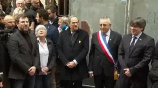 Miles de personas de toda Cataluña han llegado esta mañana al Parque de las Exposiciones de Perpiñán, en Francia, donde se está celebrando el acto de Consell per la República, un cónclave independentistas.
