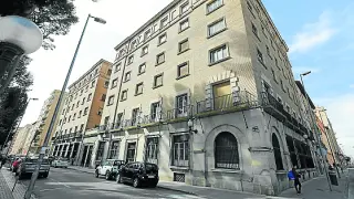 Antigua sede de la Tesorería de la Seguridad Social en Huesca.