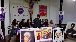 Mujeres de la Iglesia católica, durante la convocatoria de la protesta.